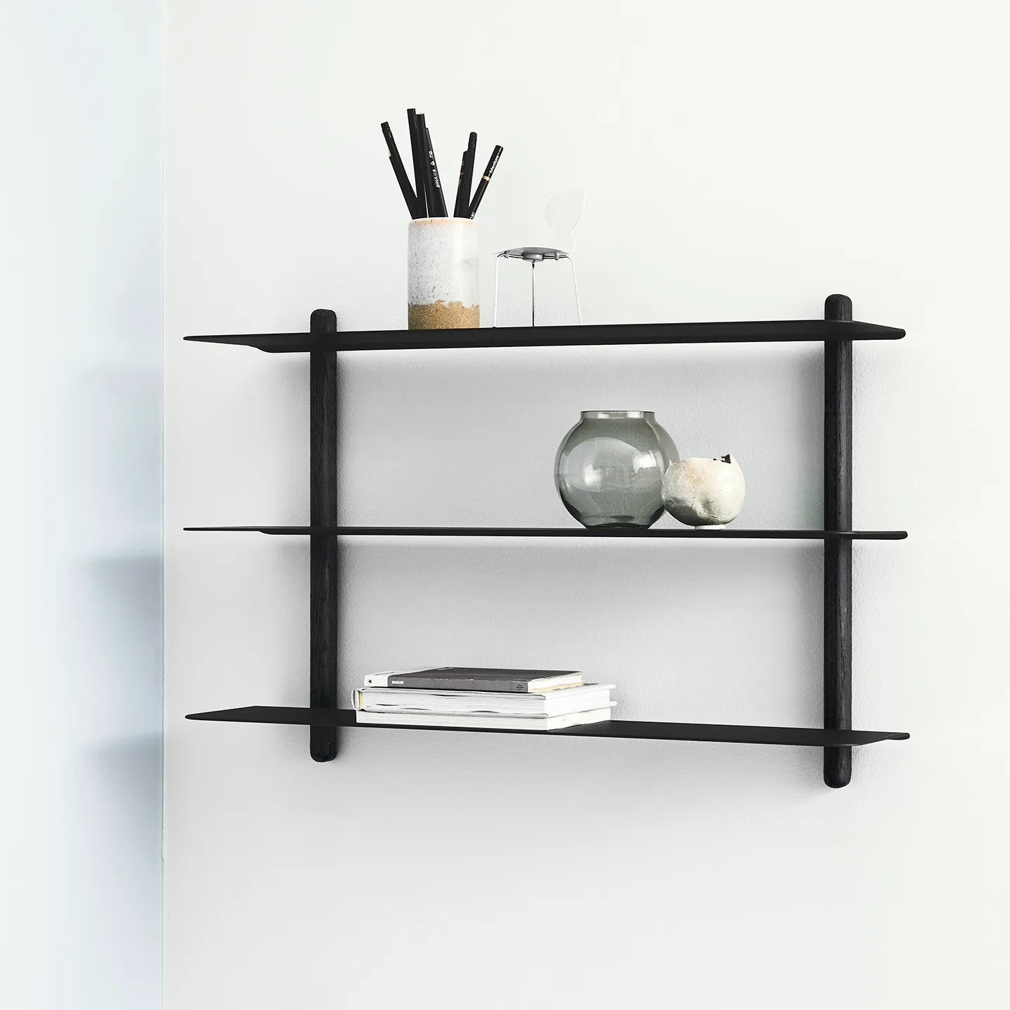 Nivo shelf A, Black-stained ash room-black Gejst