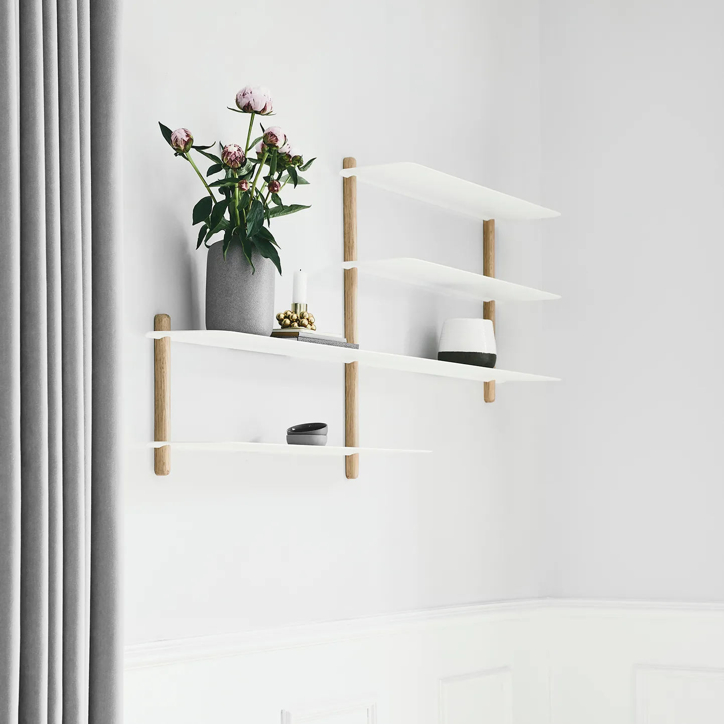 Nivo shelf B, Light oak-white Gejst