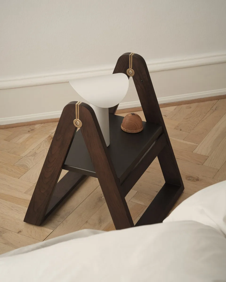 Reech step stool, Dark ash Gejst