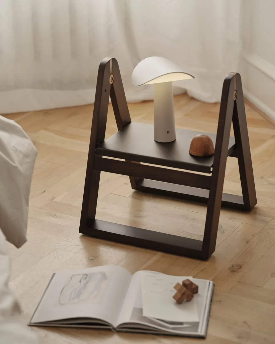 Reech step stool, Dark ash Gejst