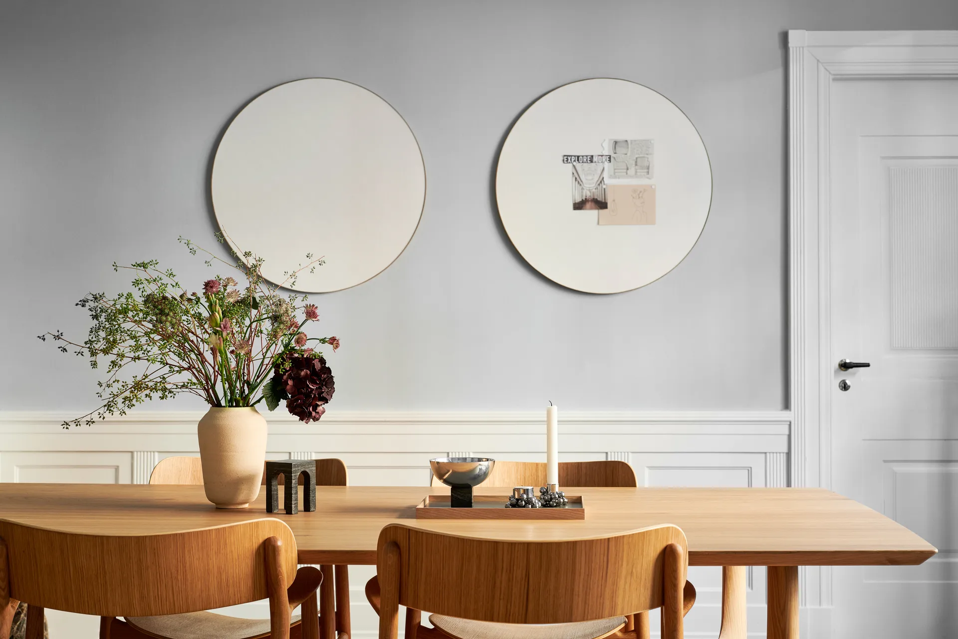 Retell pinboard Ø80 cm, White-brass Gejst