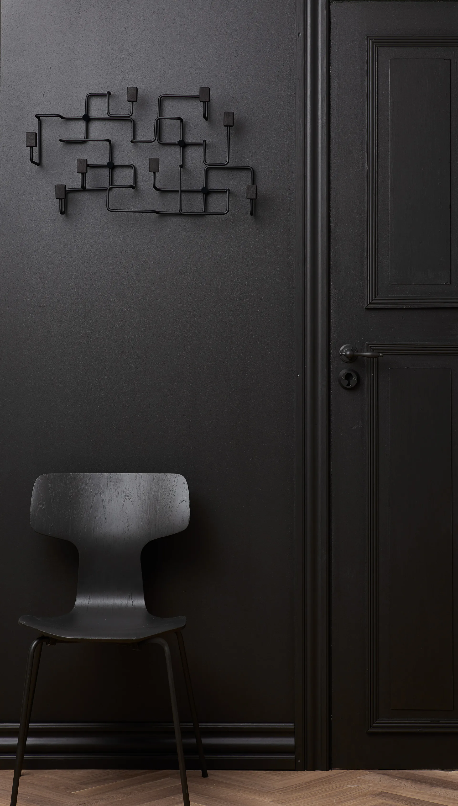 Underground hanger, Black-black stained oak Gejst