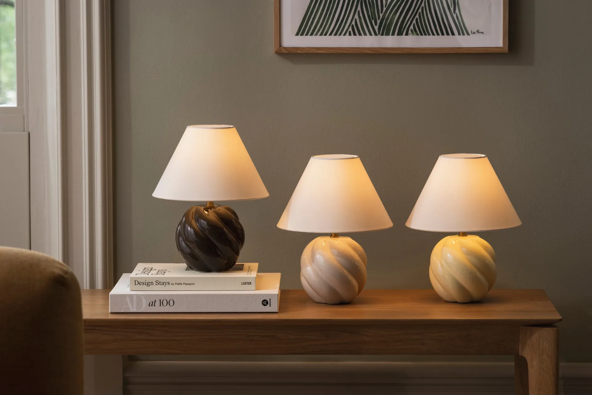 Dahlia table lamp, Beige Globen Lighting