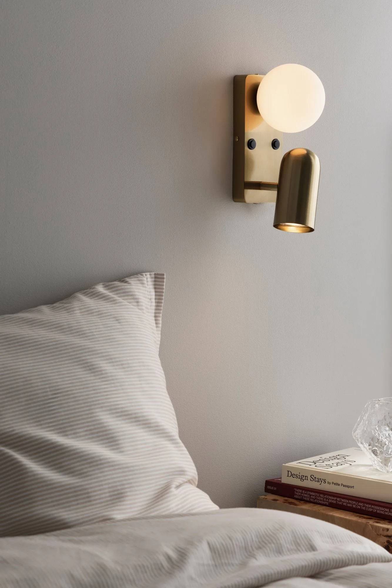 Doppio wall lamp, Brushed brass Globen Lighting