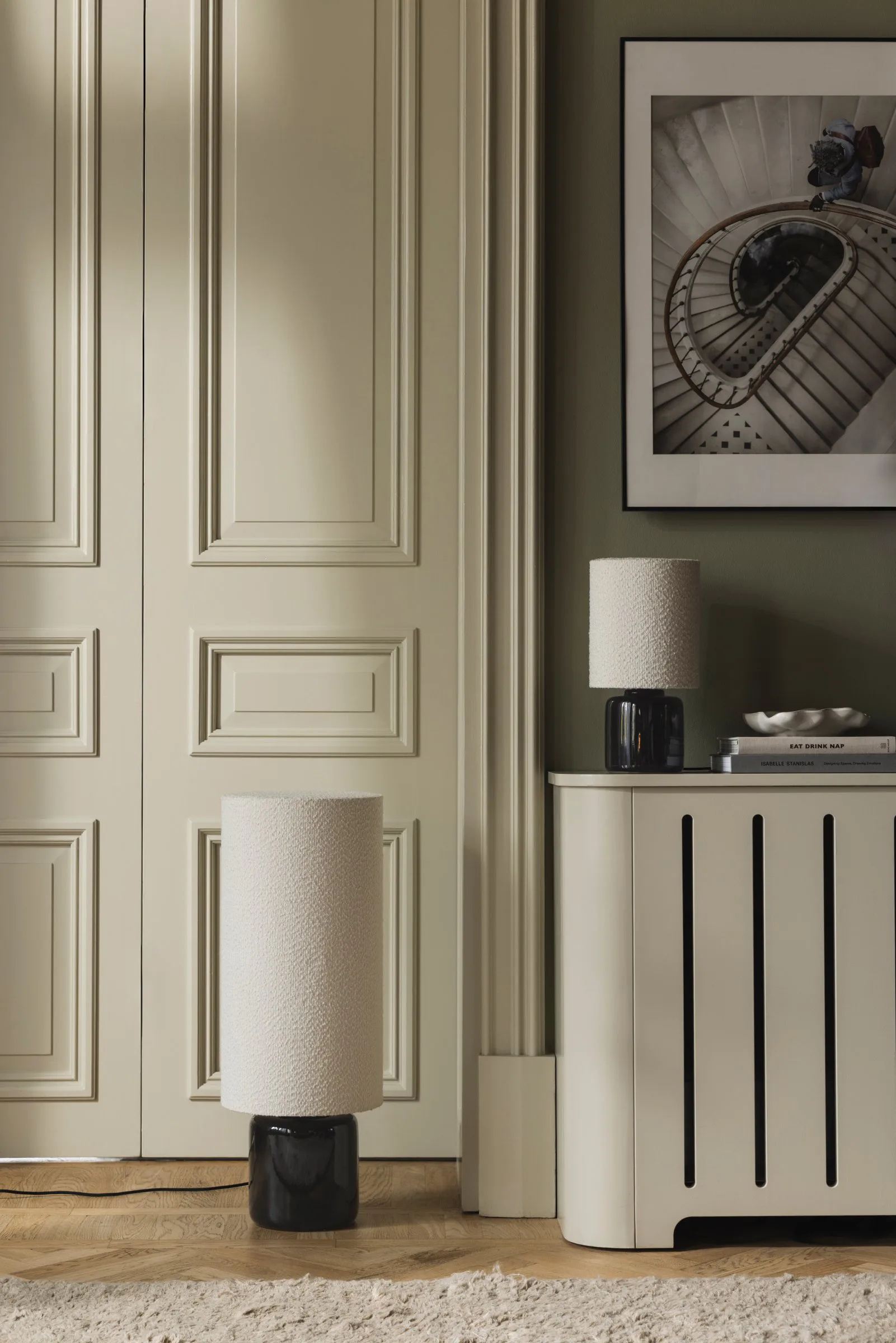 Florian floor lamp, White bouclé/black, Ø30x80 cm Globen Lighting