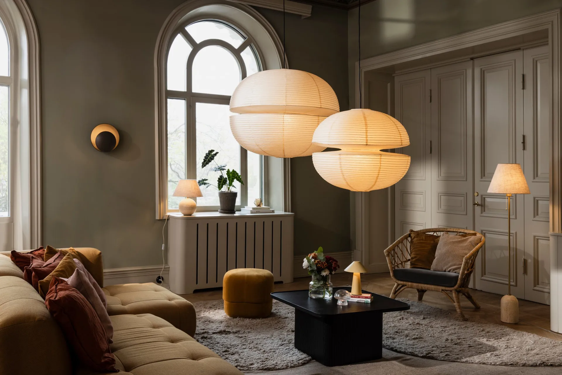 Gino floor lamp, Beige travertine Globen Lighting