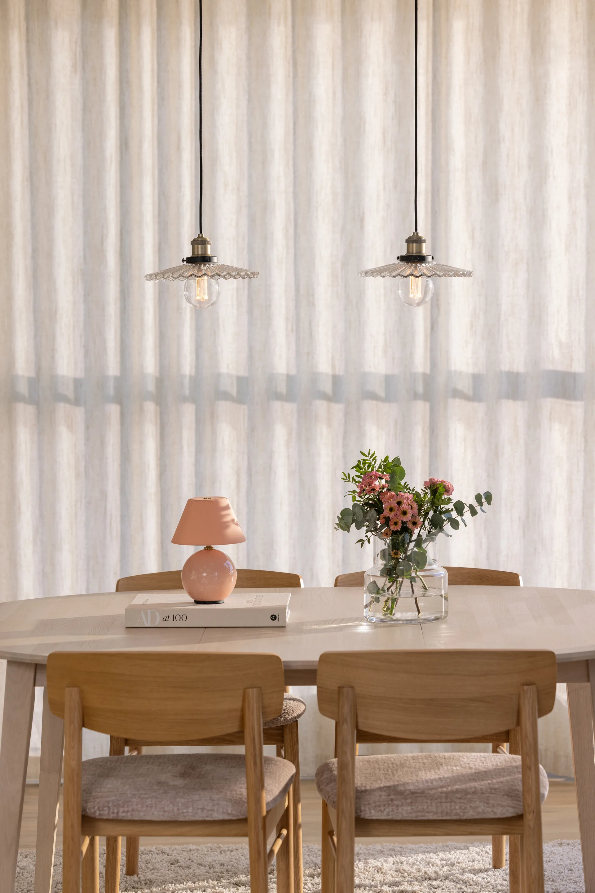 Iris 16 portable table lamp, Blush Globen Lighting