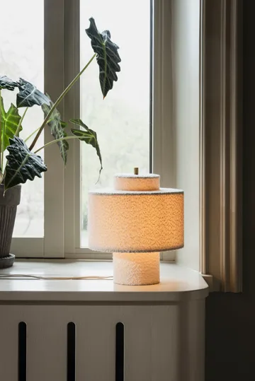 Noah table lamp - White bouclé, Ø25x30.5 cm - Globen Lighting