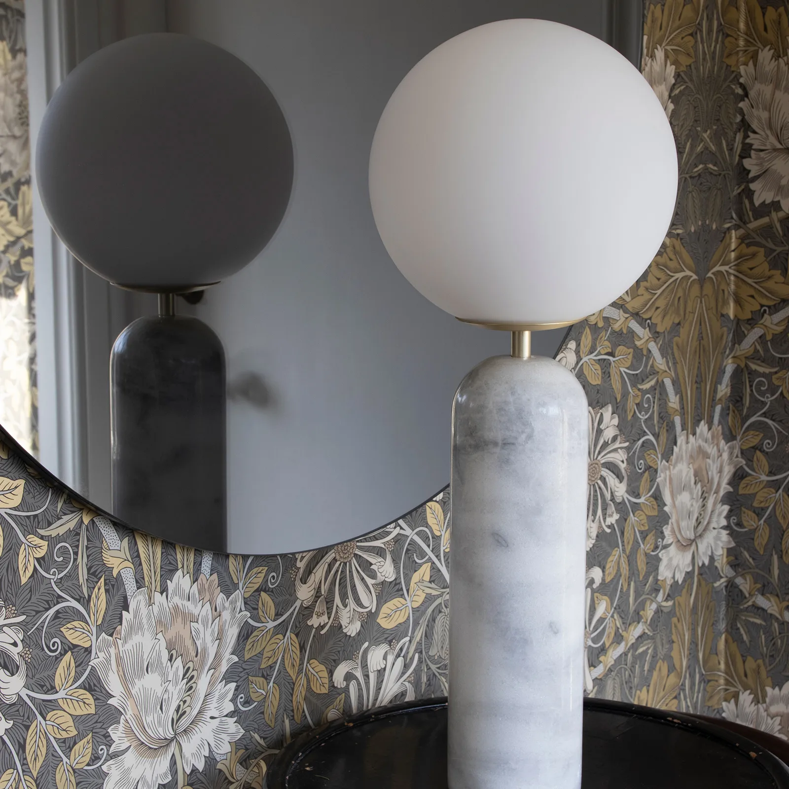 Torrano table lamp, White Globen Lighting