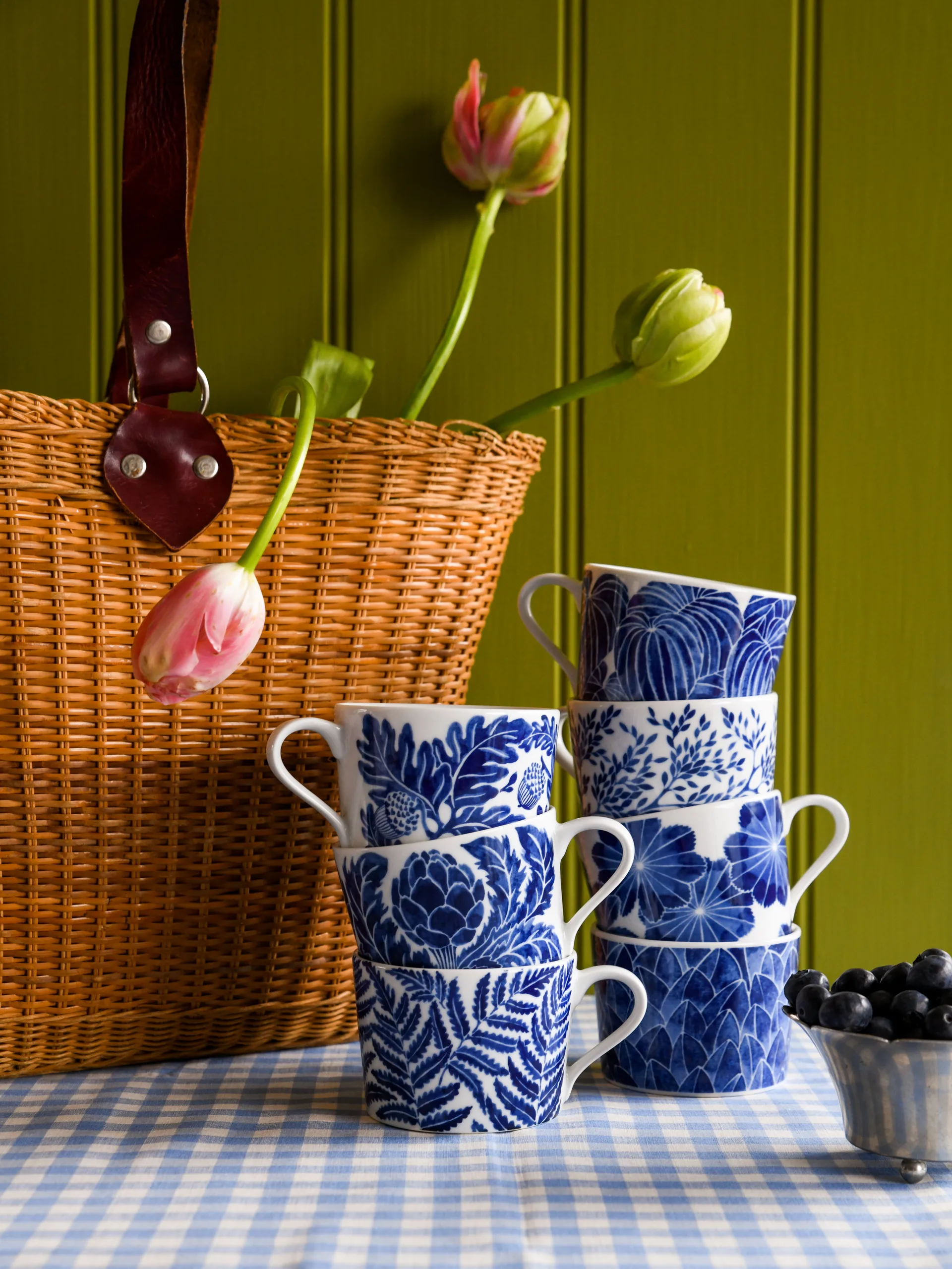 Acorn cup 24 cl, Blue Götefors Porslin