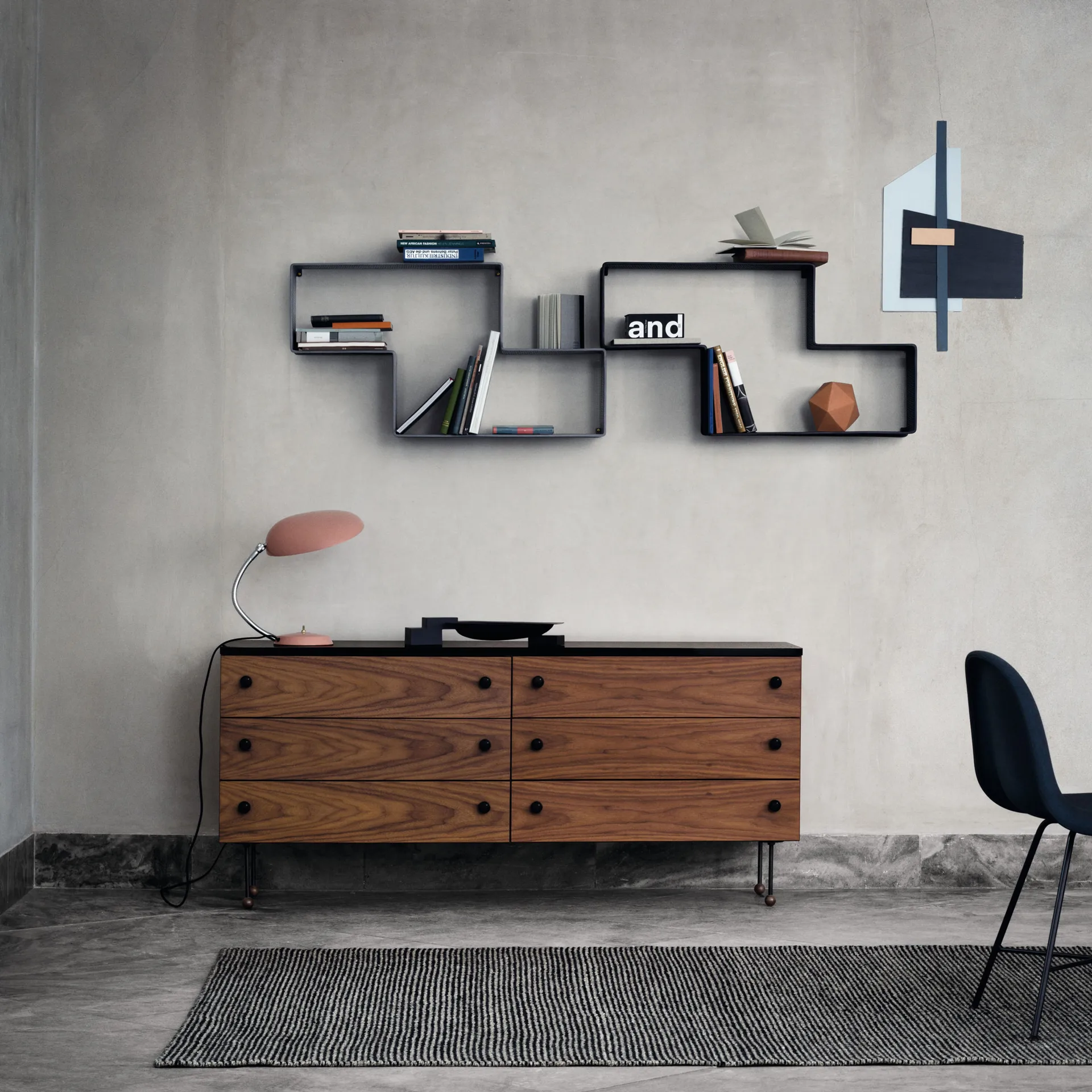 62 Dresser, American walnut, 3 drawers GUBI
