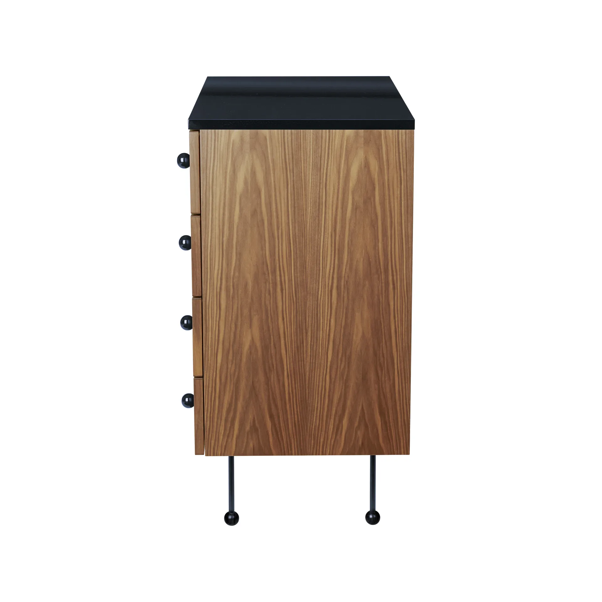 62 Dresser, American walnut, 4 drawers GUBI