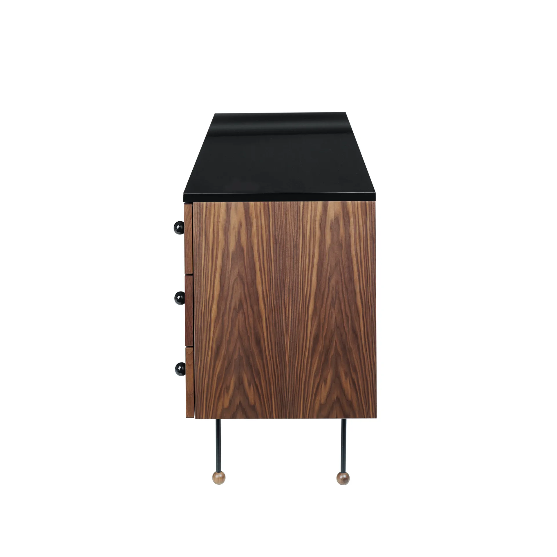 62 Dresser, American walnut, 6 drawers GUBI