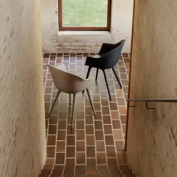 Bat Plastic chair - Black - GUBI