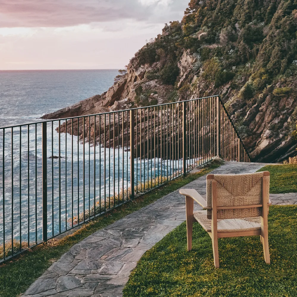 F-chair Outdoor lounge chair, Teak GUBI
