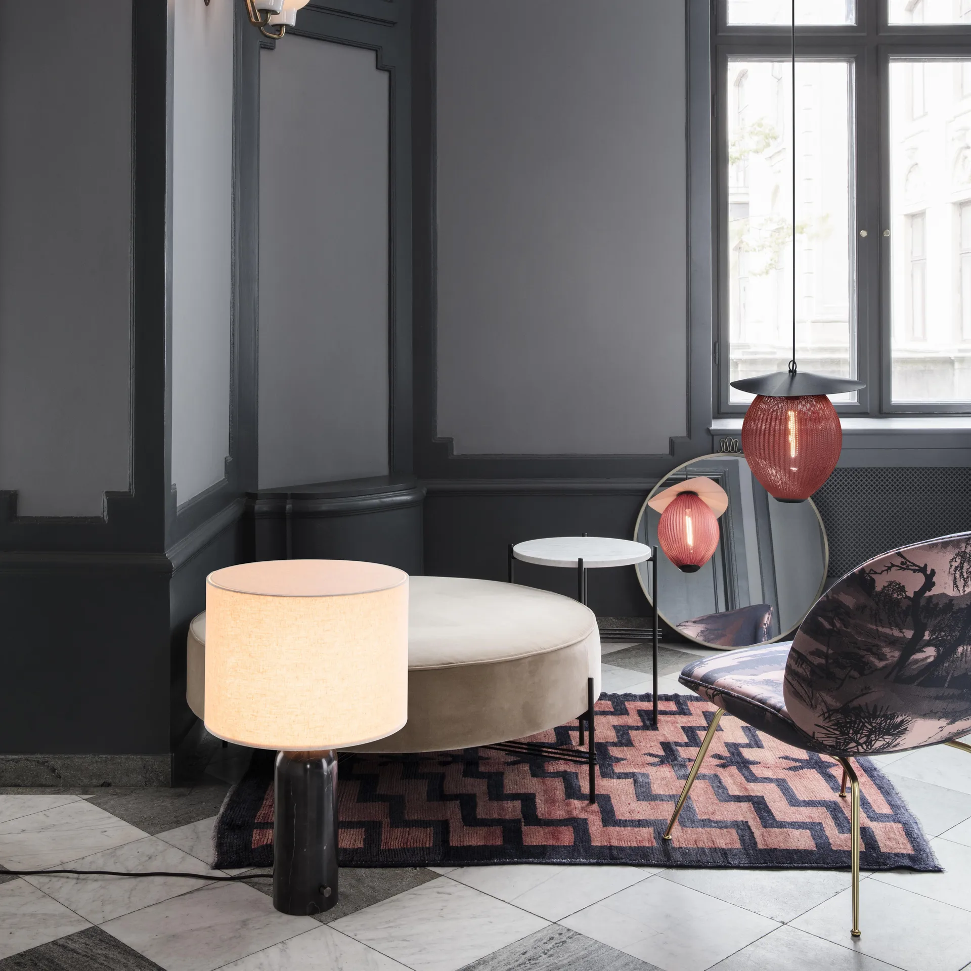Gravity L table lamp, black marble + white shade GUBI
