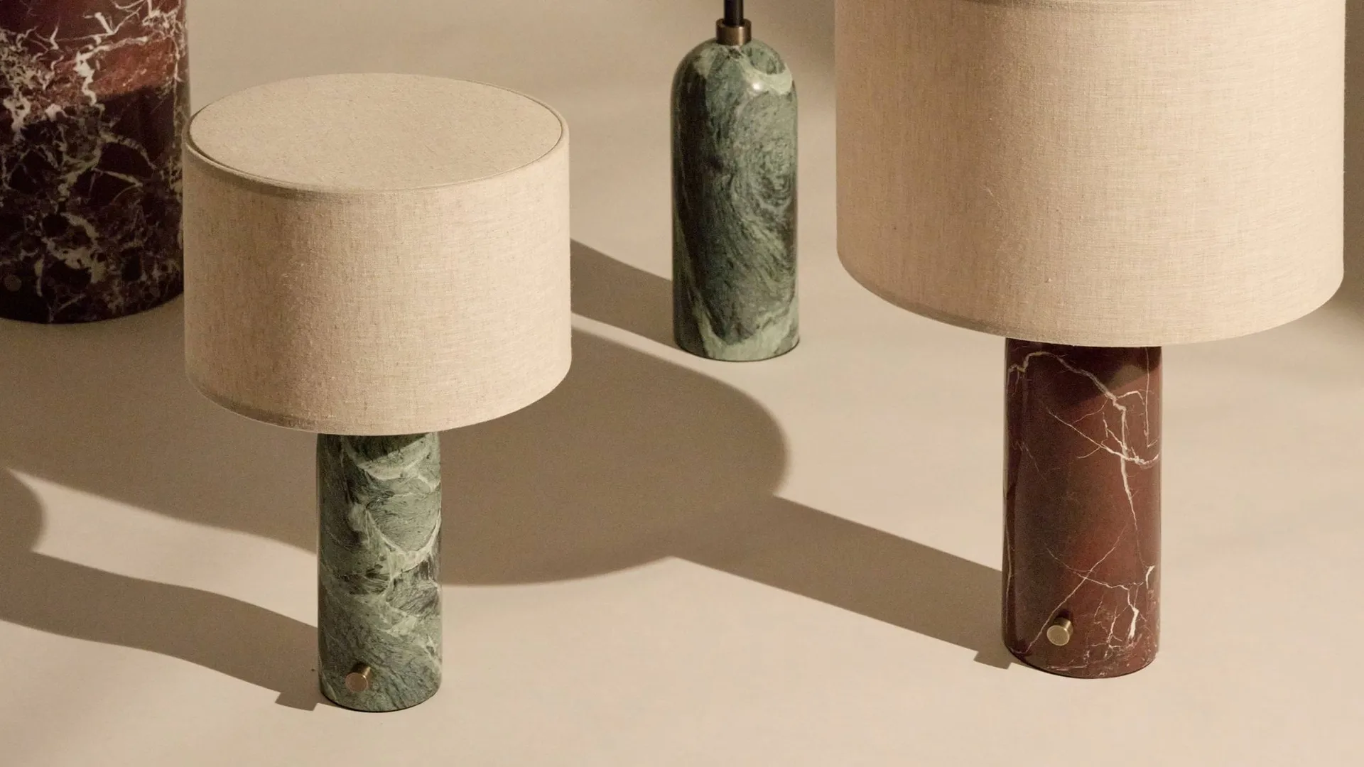 Gravity L table lamp, Emerald marble-canvas GUBI