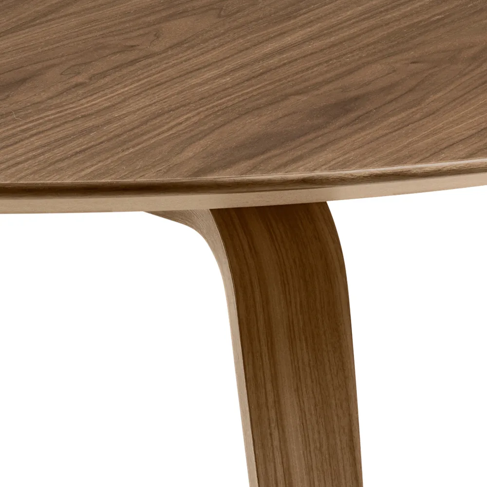 Gubi round dining table, Oak GUBI