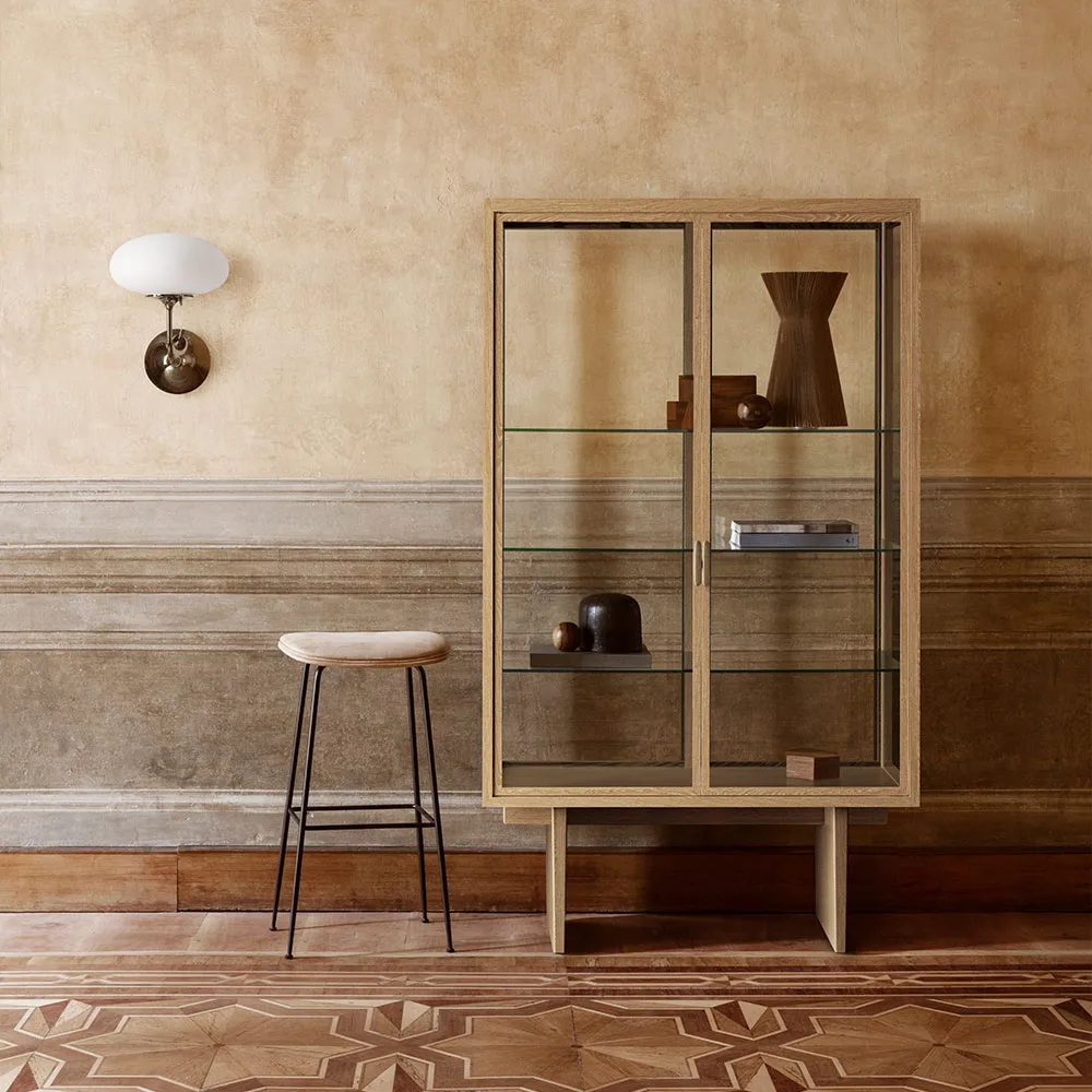 Private display cabinet, Glass. light stained oak GUBI