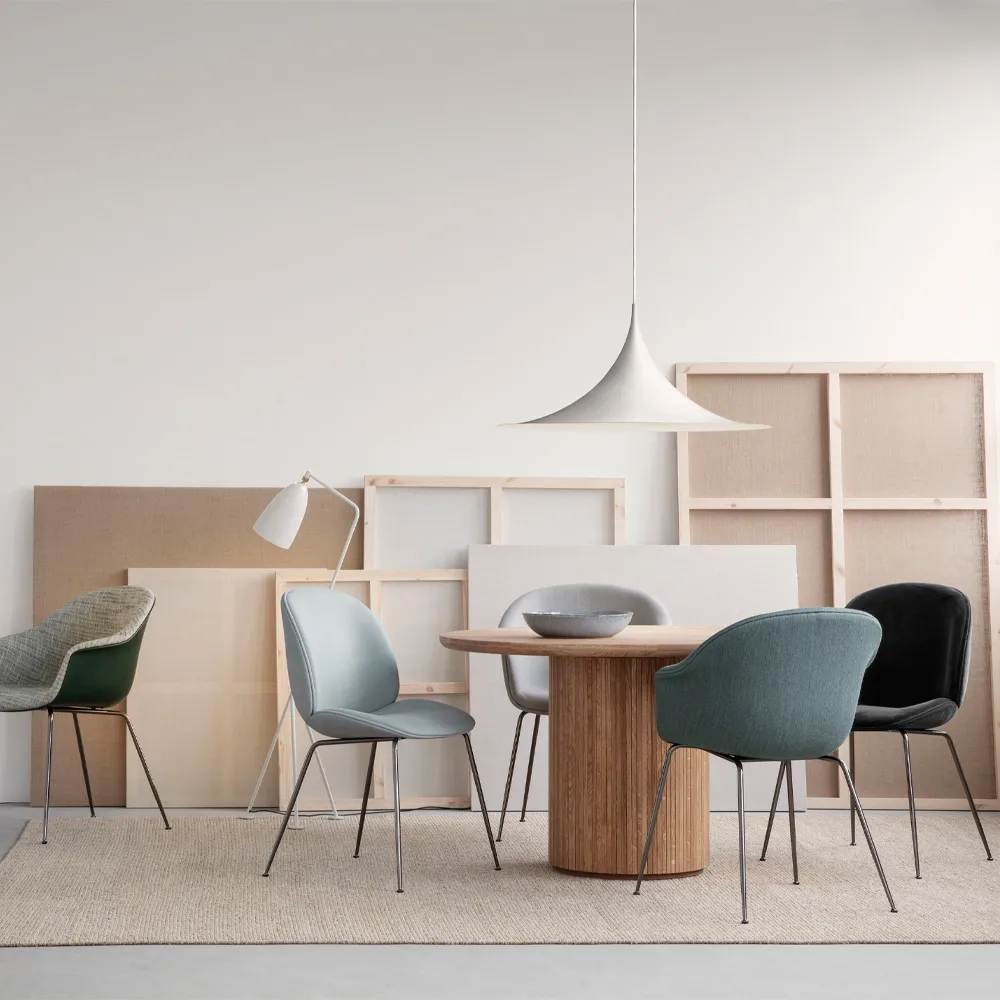 Semi Ø90 pendant lamp, Black semi matt GUBI