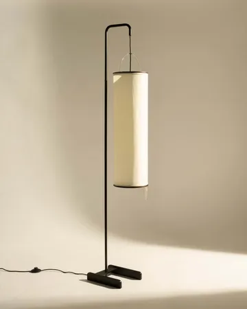 Silk Lantern floor lamp - Natural white silk-semi matt black, 163 cm - GUBI
