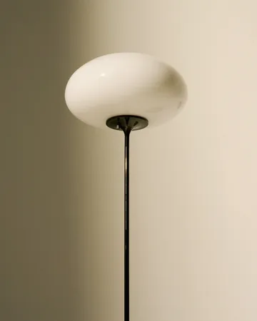 Stemlite floor lamp - Black chrome-opal glass, 150 cm - GUBI