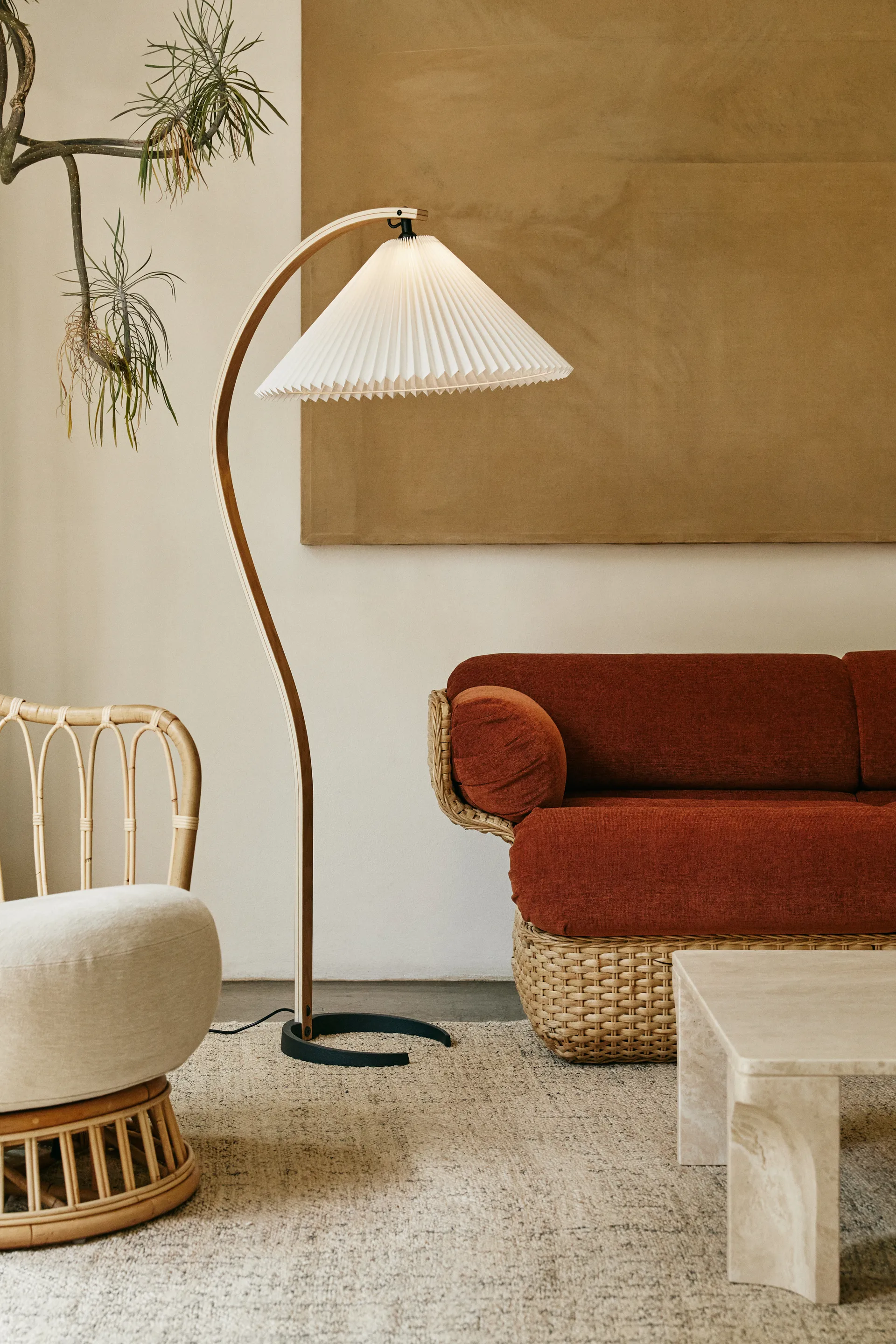 Timberline floor lamp, Oak-birch-white GUBI