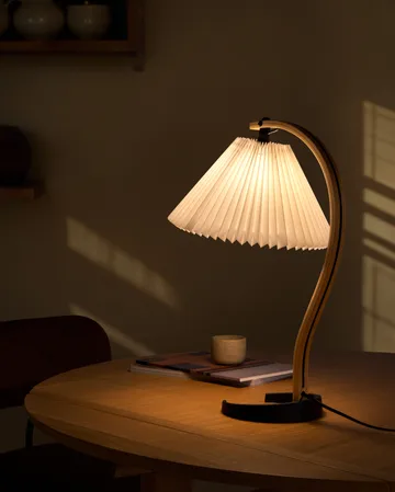 Timberline table lamp - Oak-birch-white - GUBI