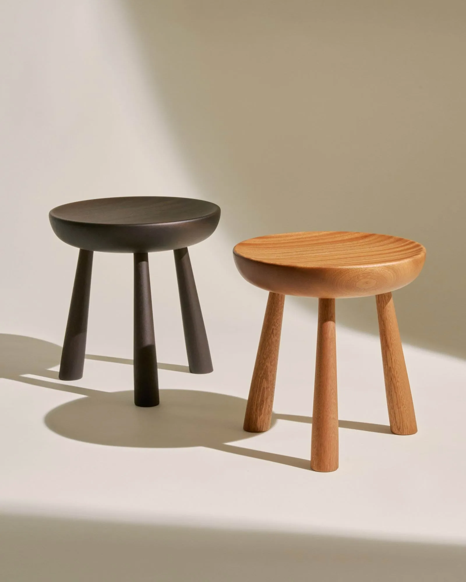 Totto stool, Dark-stained lacquered sapele, Ø31x32.6 cm GUBI