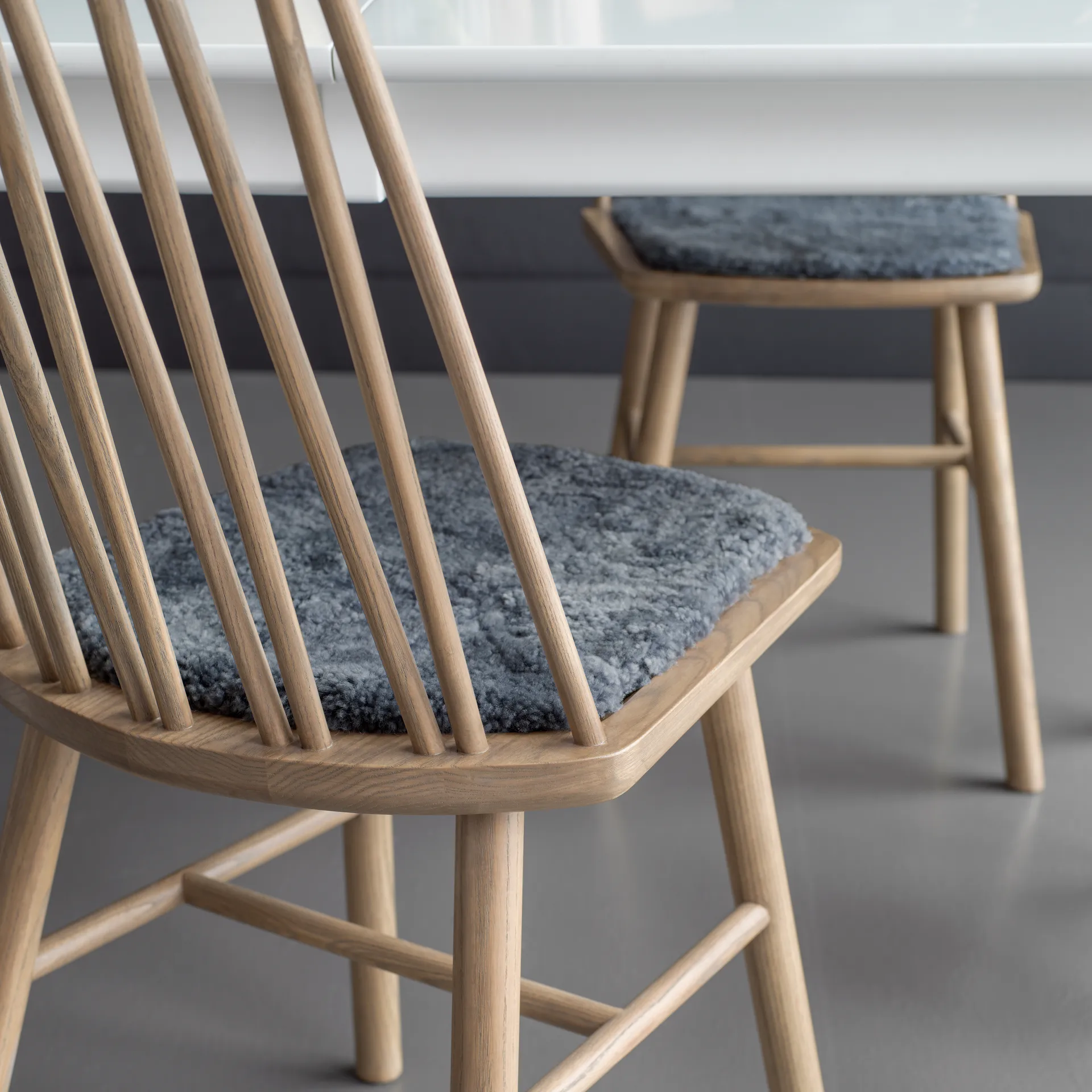 ZigZag pad chair, Sheep skin - Graphite Hans K