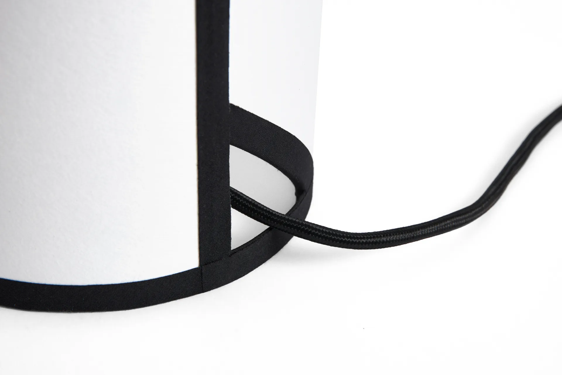 Ava pyramid table lamp 29 cm, White HAY