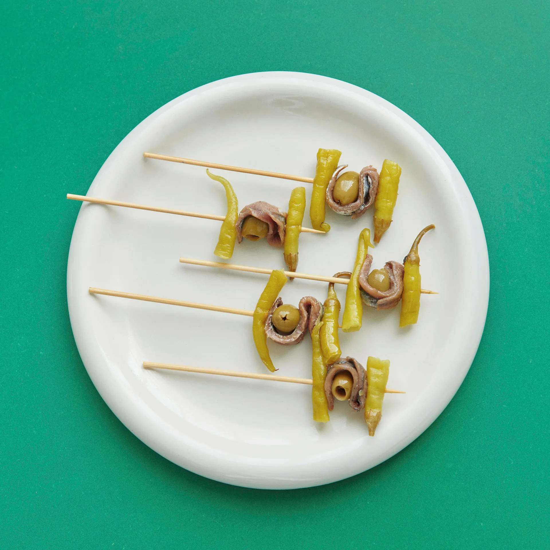 Barro plate, Off-white, Ø24 cm 2-pack HAY