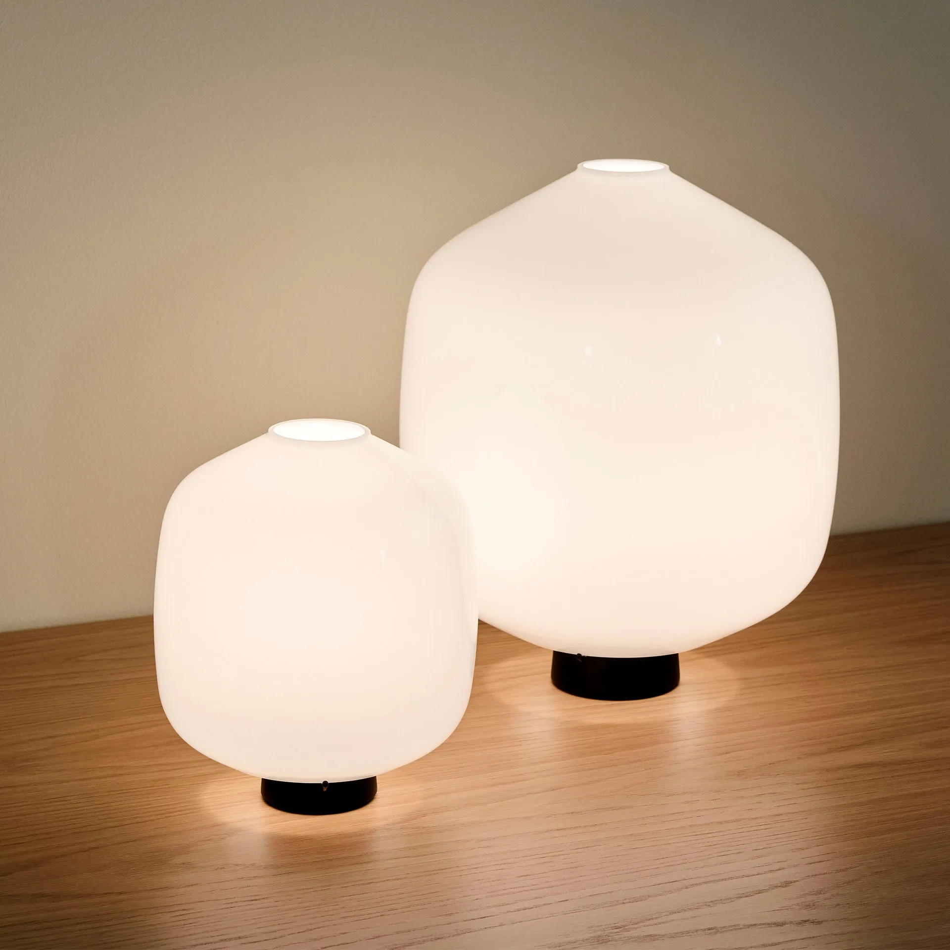 Buoy table lamp Ø30 cm, Opal glass-soft black HAY