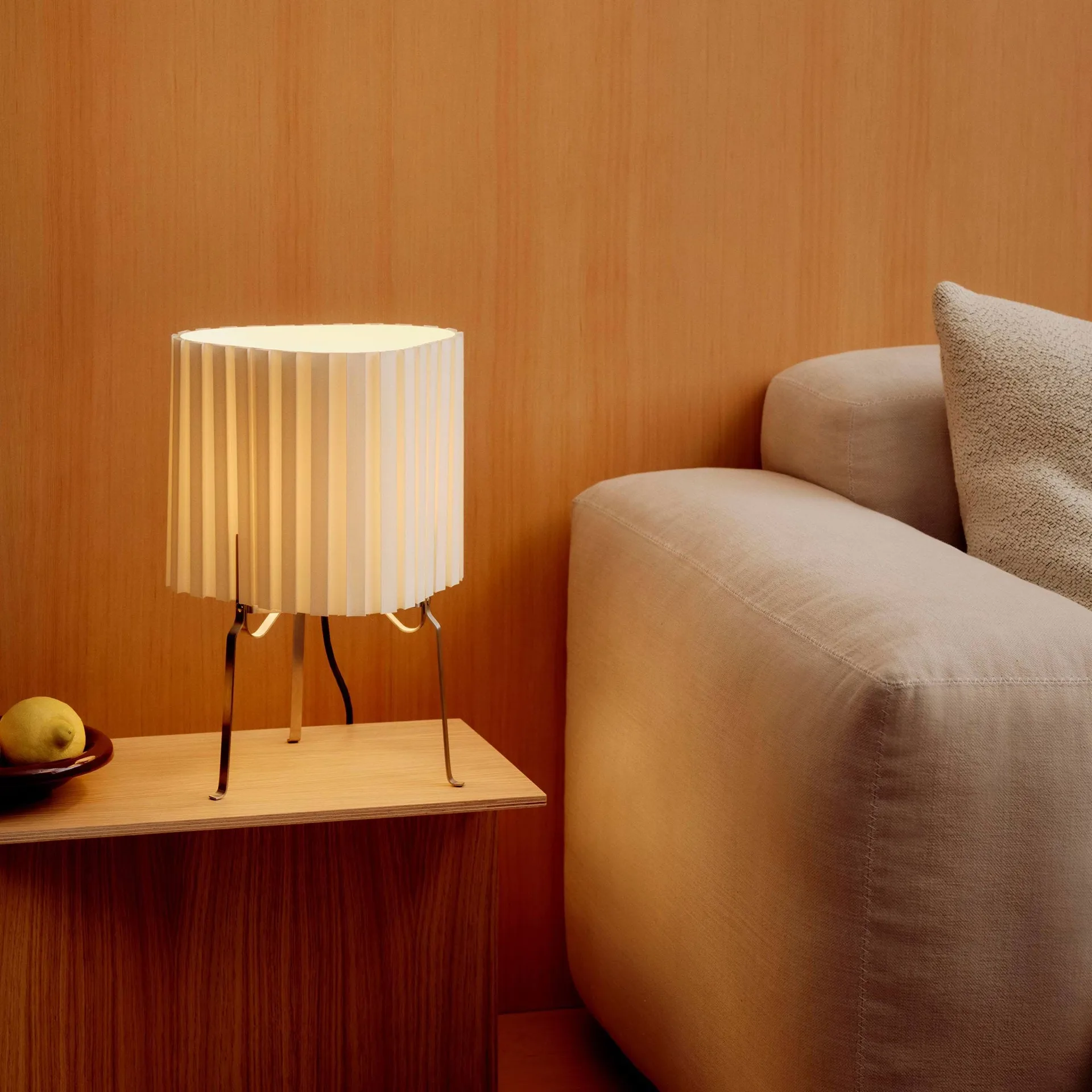 Canelé table lamp, Warm white HAY
