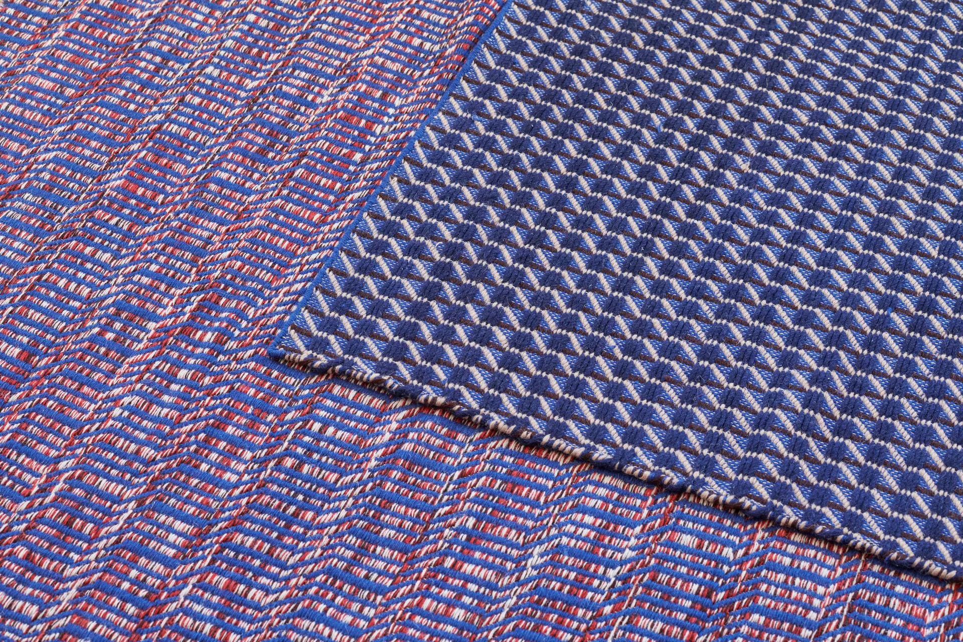 Channel rug, Blue-white 140x200 cm HAY