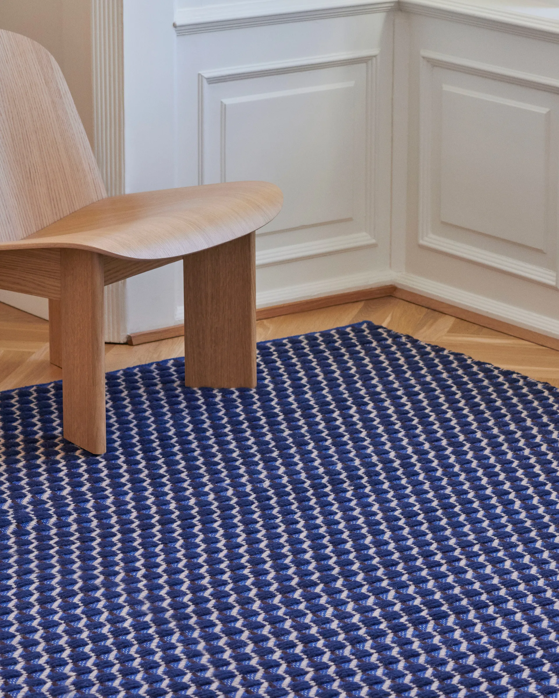 Channel rug, Blue-white 170x240 cm HAY