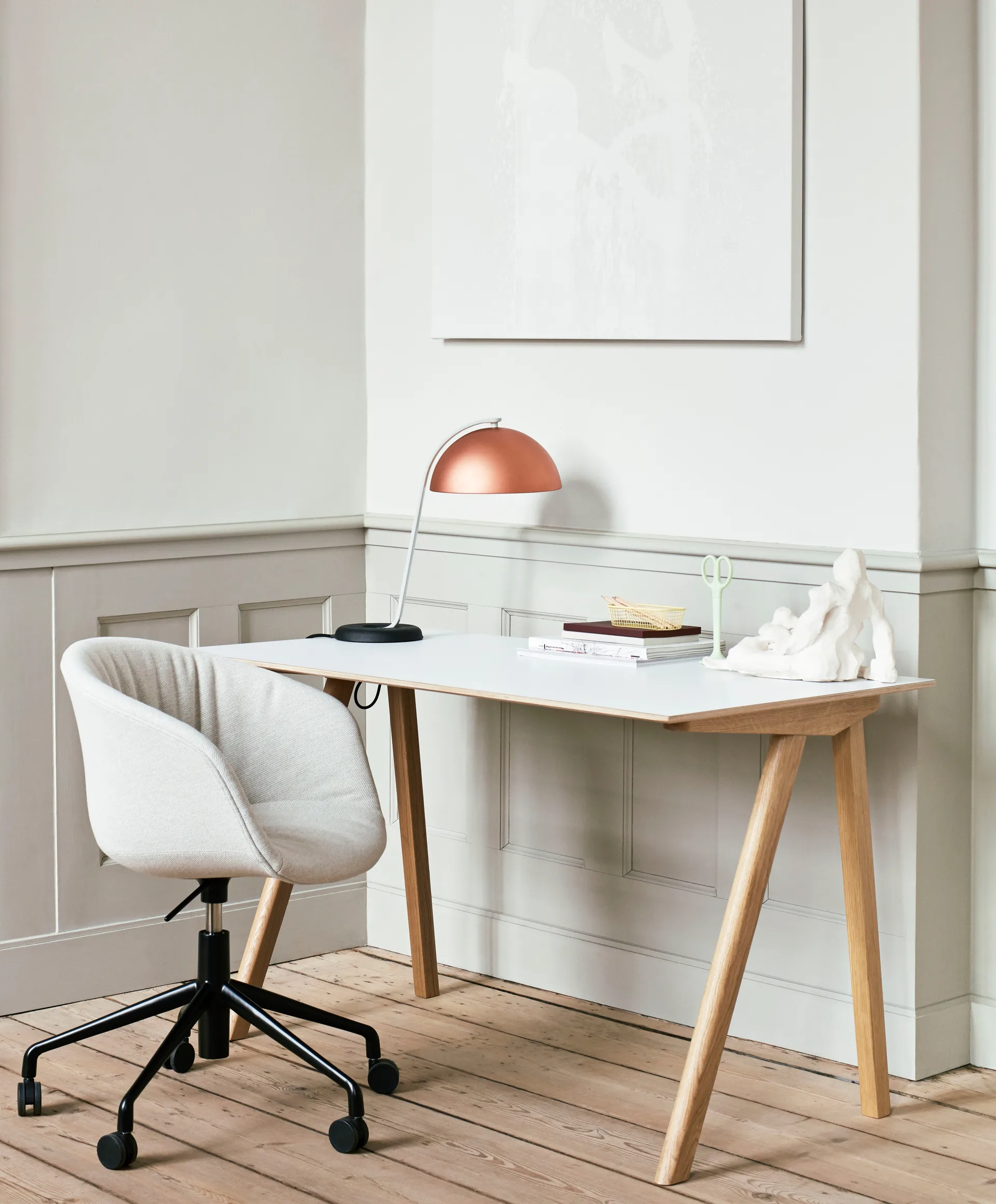 Cloche table lamp, Mocca anodised HAY