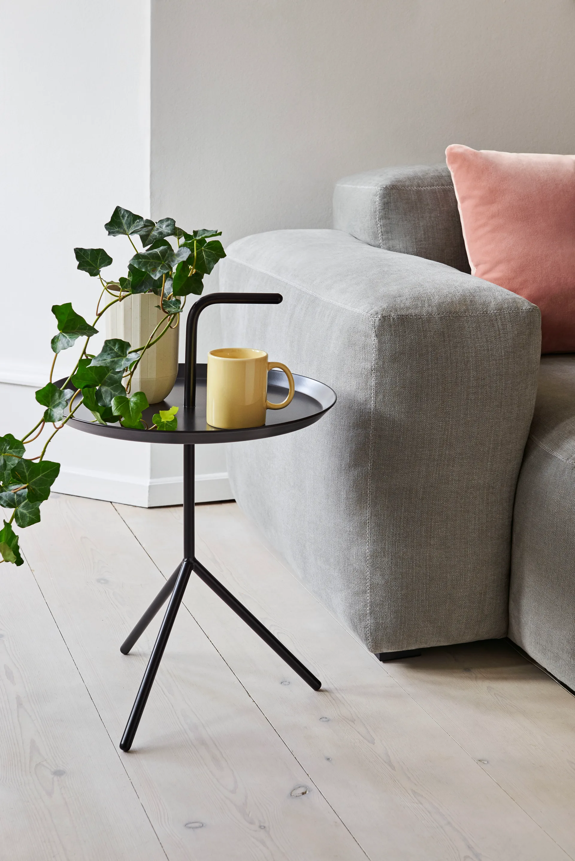 DLM side table Ø38 cm, Black HAY