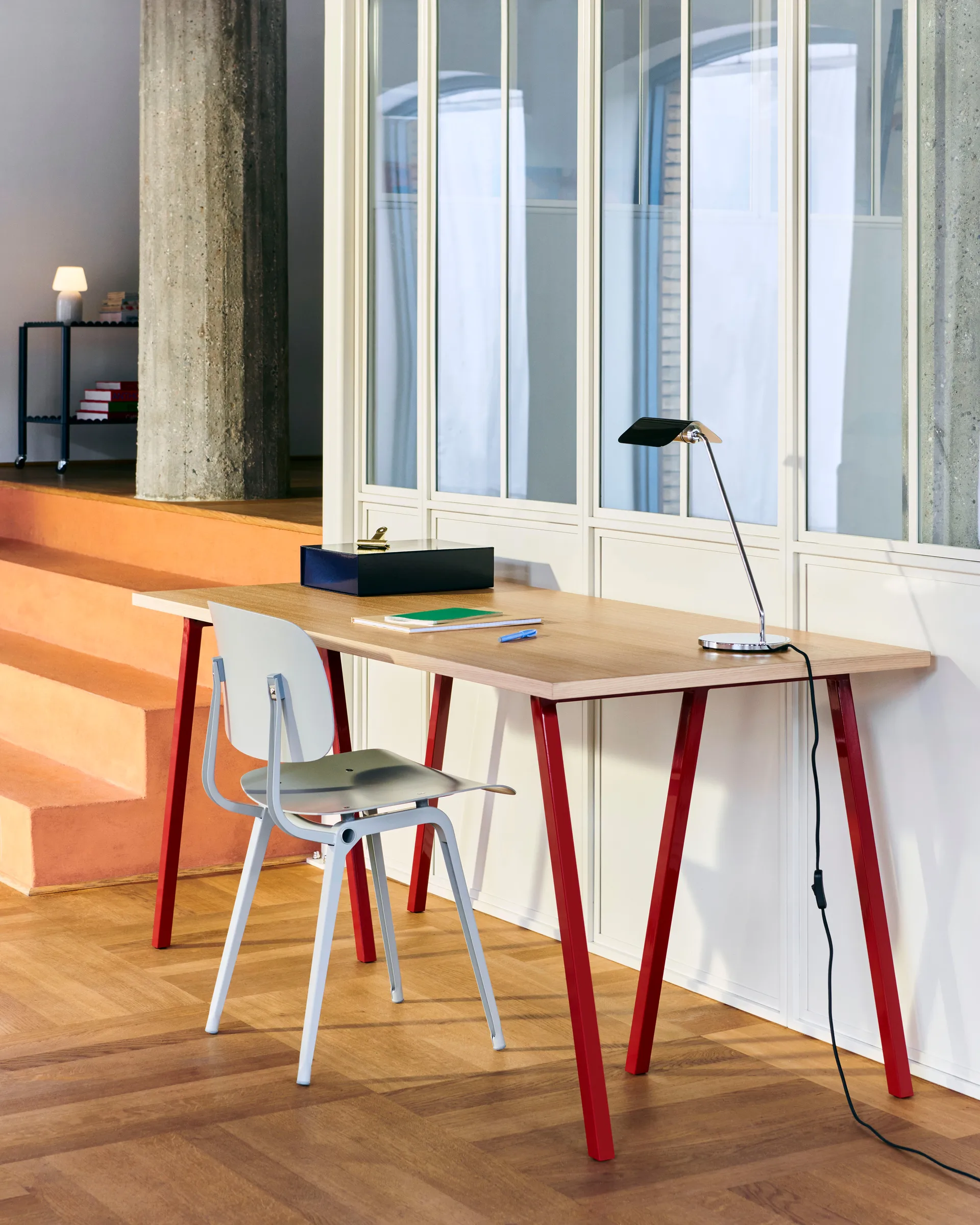 Loop Stand dining table 77,5x160 cm, Maroon red-clear lacq. oak HAY