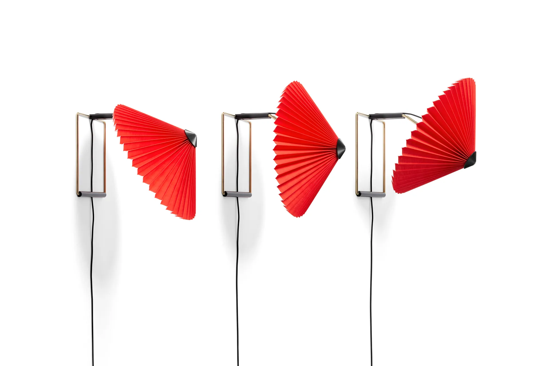 Matin wall lamp Ø30 cm, Bright red shade HAY
