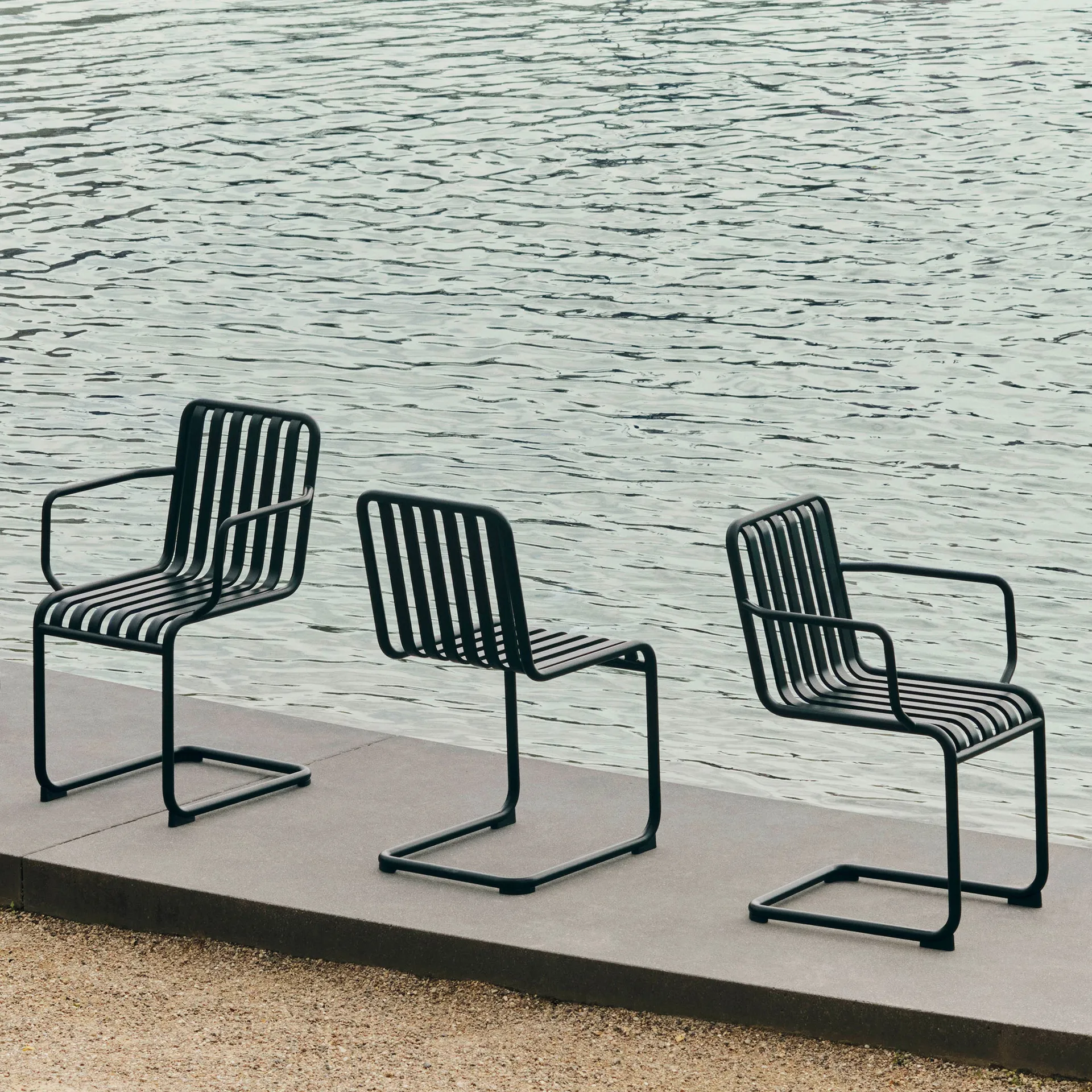 Palissade Cantilever chair, Anthracite HAY