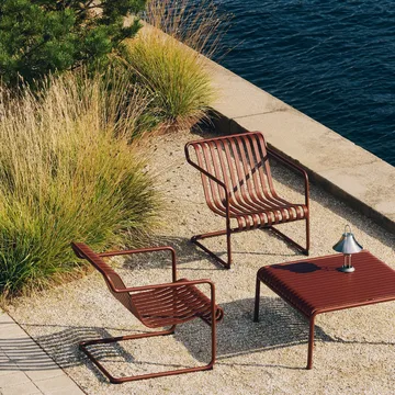 Palissade Cantilever Low lounge armchair - Iron red - HAY