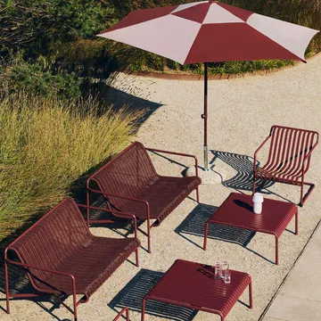 Palissade Cantilever Low lounge armchair - Iron red - HAY