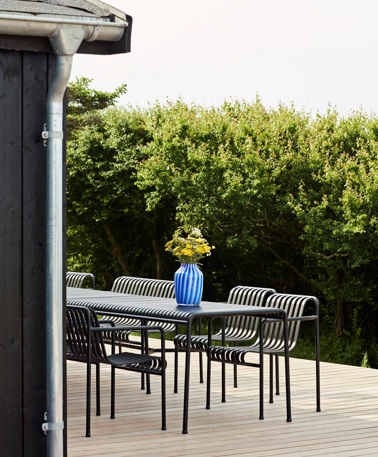 Palissade dining set 2 dining armchairs + bench 170x90 cm anthracite,  HAY