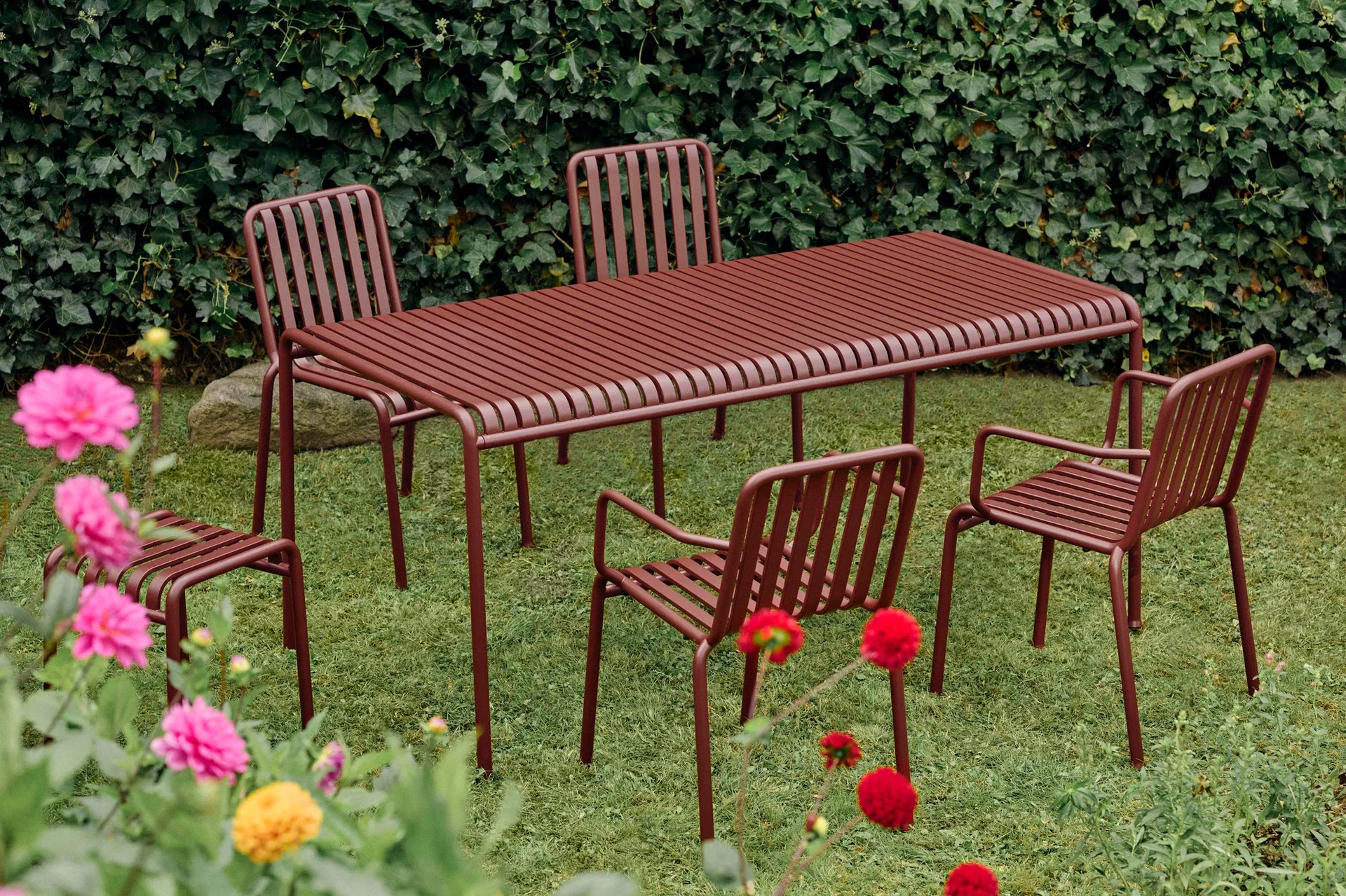 Palissade dining set 4 chairs 170x90 cm - Iron red,  HAY