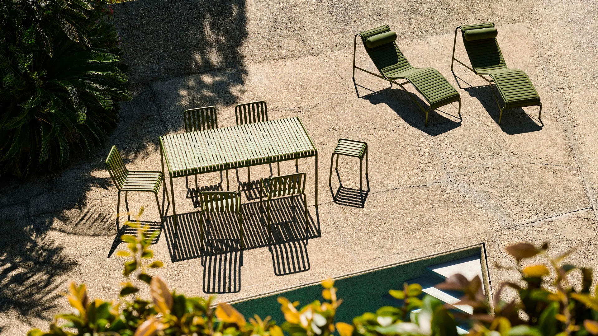 Palissade dining set 4 chairs 170x90 cm - Olive,  HAY