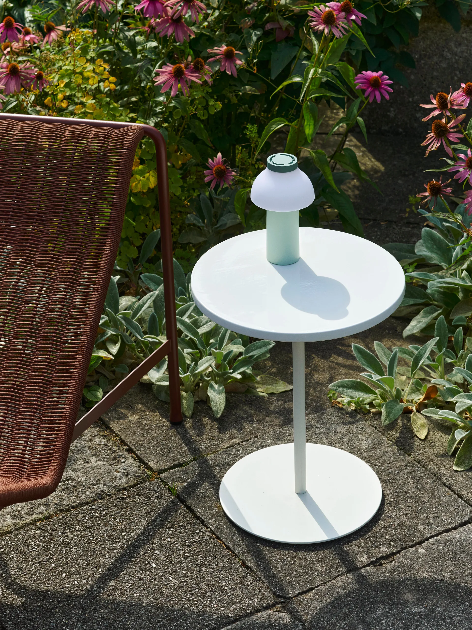 Pyro coffee table Ø45 cm, Eggshell-cream white HAY