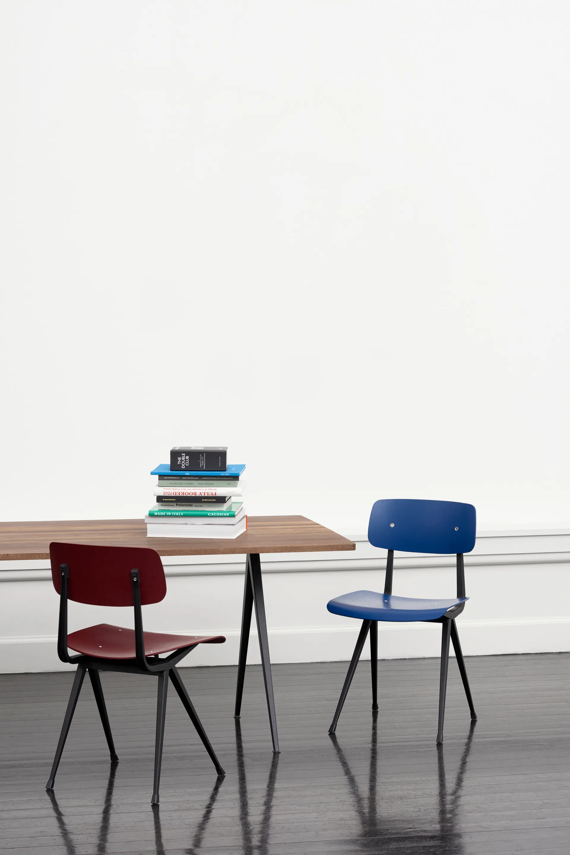 Result chair, Dark brick-black steel frame HAY
