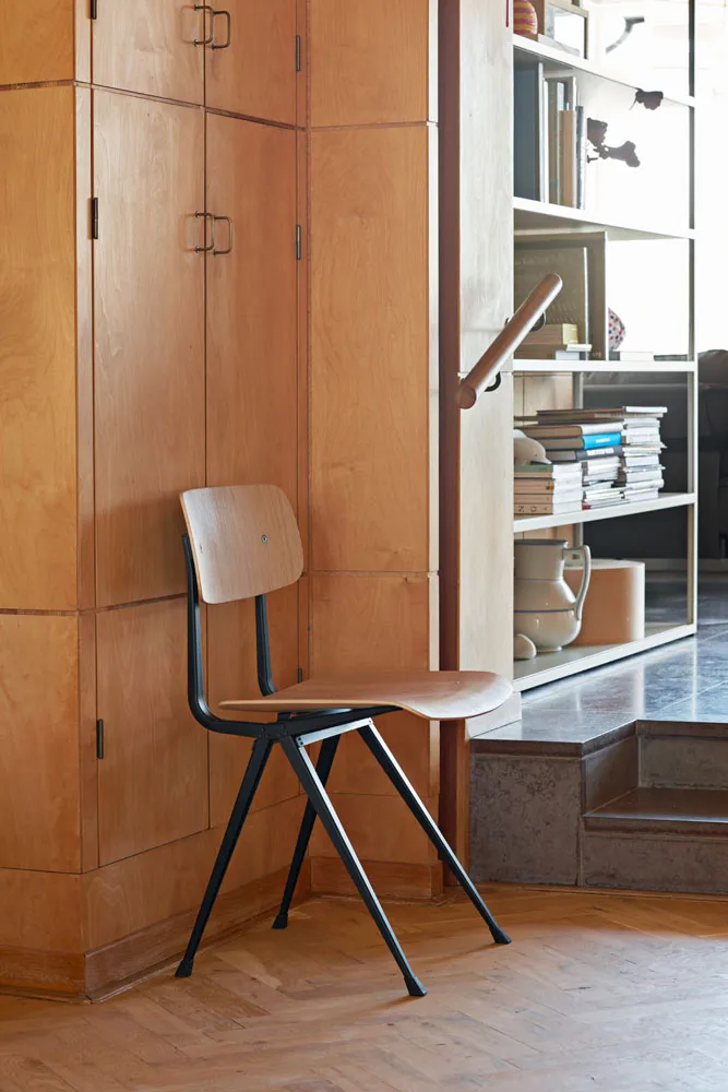 Result chair, Oak-black steel frame HAY