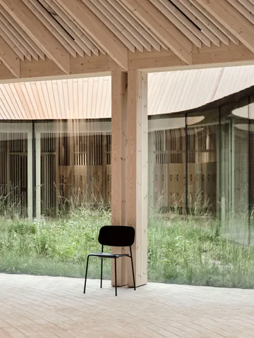 Soft Edge 40 chair - Black oak-black steel frame - HAY